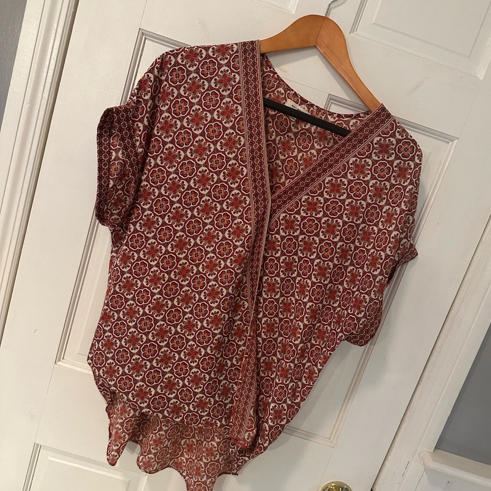 Beautiful bohemian pattern ladies shirt… Beautiful color and pattern size large - Picture 2 of 9